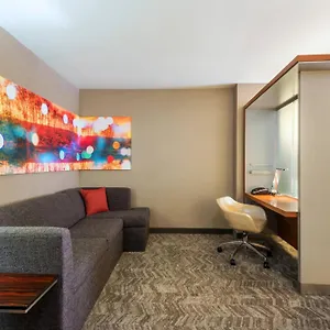 Springhill Downtown Hotel